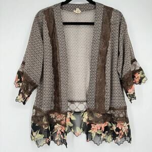 Gimmicks by BKE Kimono‎ Lace Top Floral S